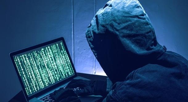 Holland hírszerzés: orosz hackerek támadják a Signalt és a WhatsAppot