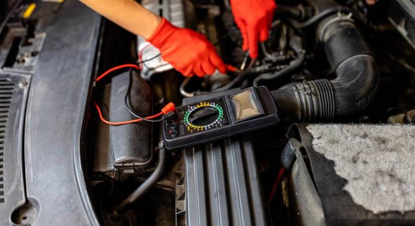 Döbbenetes, miből készített autót a férfi: ezt tényleg ne próbáld ki otthon