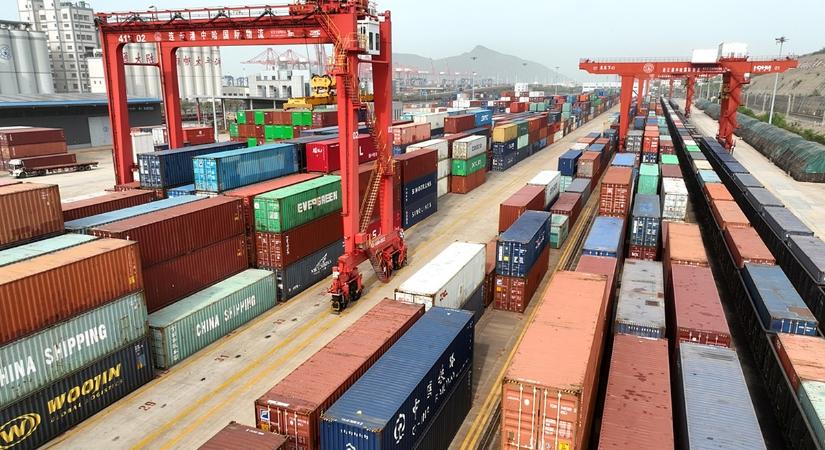 Alaposan meglepték az elemzőket: bődületesen megugrott a kínai export