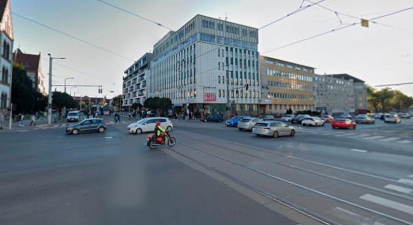 Piktogramokat festenek fel a belvárosi kereszteződésben