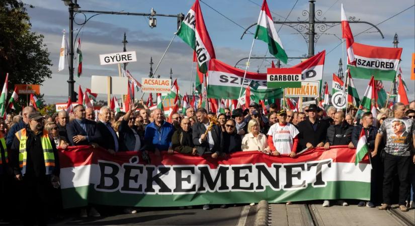 A tiszás Nemzeti Menetre vezet egy békemenetes domén, kiakadt a CÖF