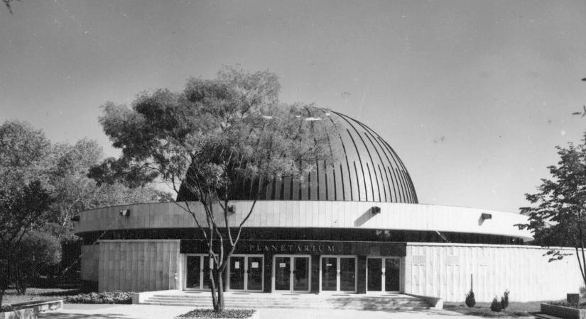A budapesti TIT Planetárium vezetői, csillagászati előadói, bemutatói, műszakosai, dolgozói