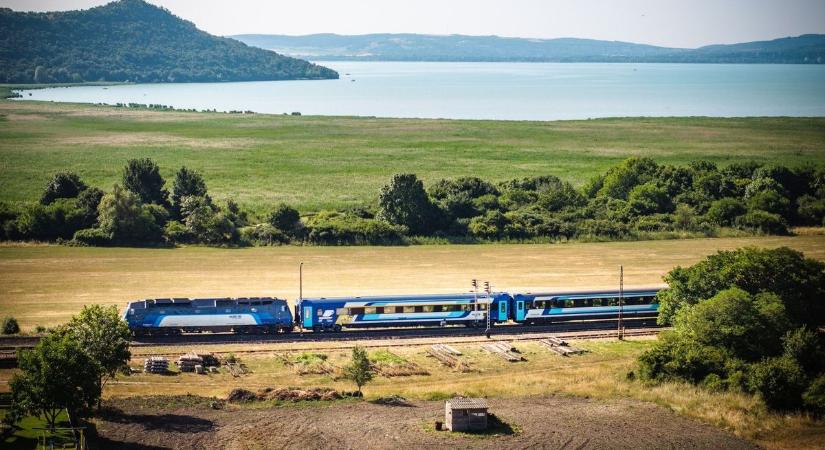 Felújítás miatt hosszabb menetidőre kell készülni a balatoni vasútvonalon