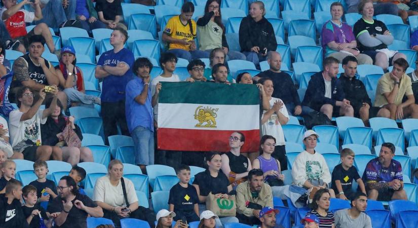 Drámai jelenetek a reptéren: újabb iráni női labdarúgó szökött meg a hazautazás elől