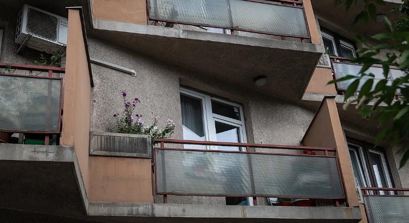 Kezdődik az összeomlás? Budapesten csökkenésnek indultak az árak
