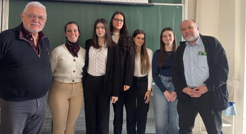 Szekszárdi siker: ismét kutatóiskola lett az I. Béla Gimnázium