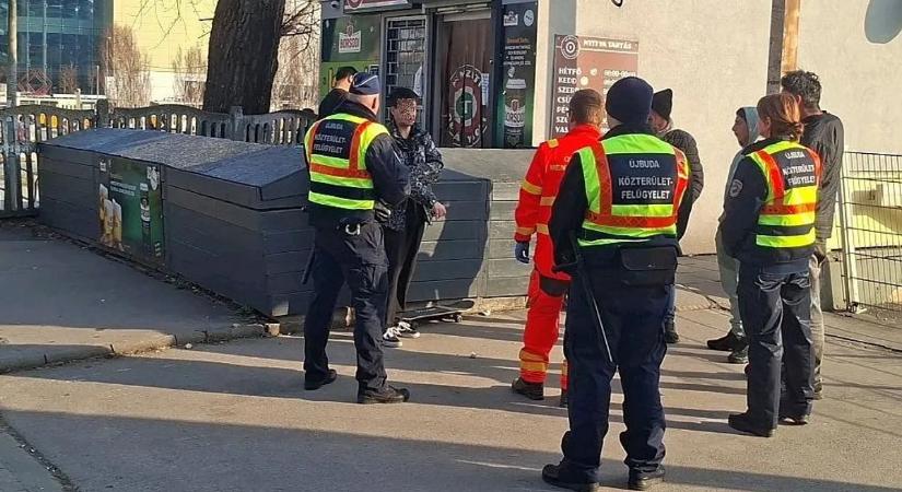 Tömegverekedést kellett felszámolnia a rendőrségnek az Etele téren