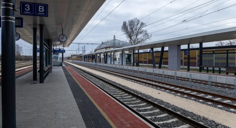 Lázár minisztériuma szerint „részben lezárultak” a Budapest–Belgrád teherforgalomra vonatkozó független műszaki vizsgálatai