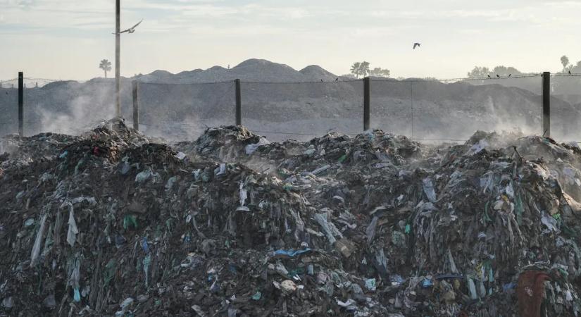 Apokaliptikus állapotok: szemétlavina temette maga alá az embereket