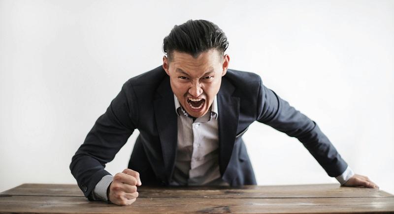 Tervezet: nem fizetik a közalkalmazottaknak a túlórát