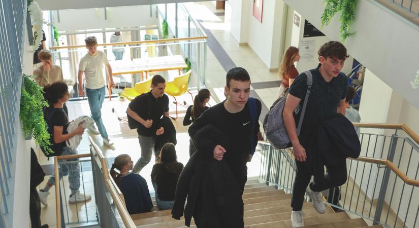 Soha nem jelentkeztek ennyien ebbe az iskolába, utánajártunk miért