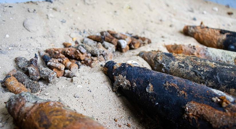 Hatalmas kiürítés Budapesten, forgalmas útvonalakat érint az esti lezárás