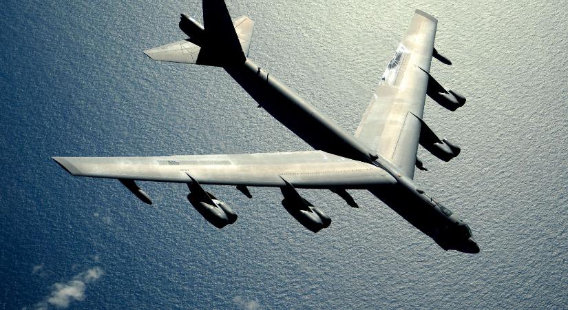 B-52-es bombázók érkeztek Nagy-Britanniába