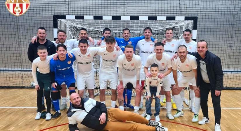 Bravúrgyőzelemmel indult a rájátszás