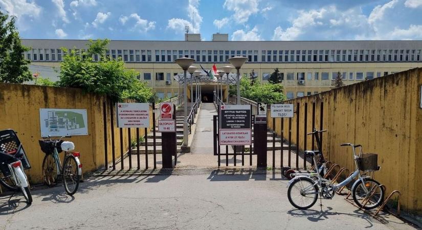 Ezekben az esetekben továbbra is kötelező a maszkviselet a kórházban