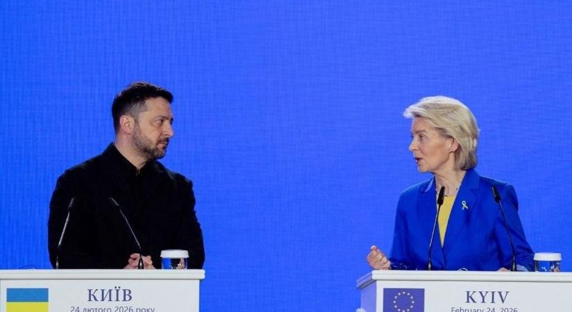 Zelenszkij sorozói buszon rontottak rá az emberekre