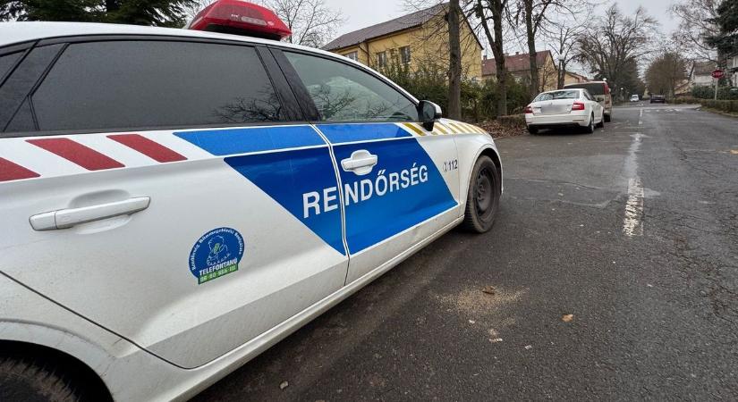 Feltűnt a főnővérnek a beteg gyanúsan megdagadt lába: elképesztő dolog került elő a nadrág alól a hajdú-bihari rendelőben