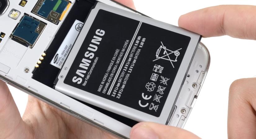 A Samsung még kivár az újfajta aksikkal