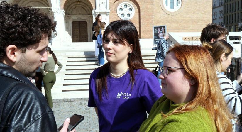 Nőnapi flashmobbal rukkoltak elő az orvostanhallgatók – fontos üzenetet közvetítenek