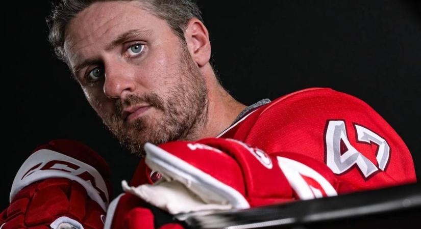 Sokk a Volán-meccsen: összeesett, újra kellett éleszteni a Klagenfurt jégkorongozóját