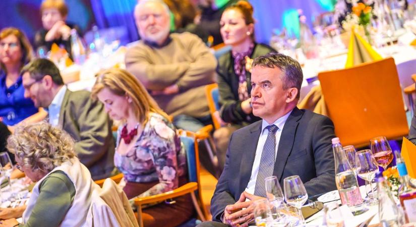 Ilyen lesz Szekszárd jövője – közéleti fórumot tartottak a Babitsban (képgalériával)