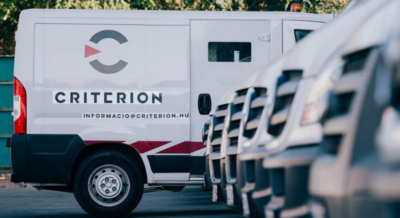 Hetente szállított hatalmas pénzeket Garancsi István cége Bécs és az ukrán határ között