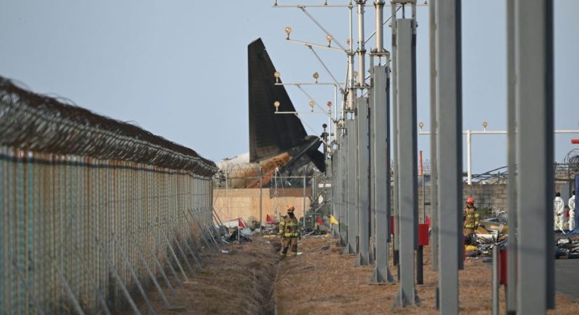 Spórolásból építették a betonfalat, amely 179 utas halálát okozta egy dél-koreai gép túlfutásakor