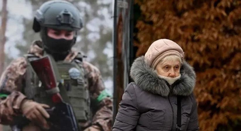 Hozzátartozója szeme láttára vitték el a férfit: újabb felvétel az ukrajnai kényszersorozásról