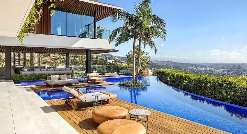 Modern luxus és lebegő panoráma a város felett profi belsőépítészektől