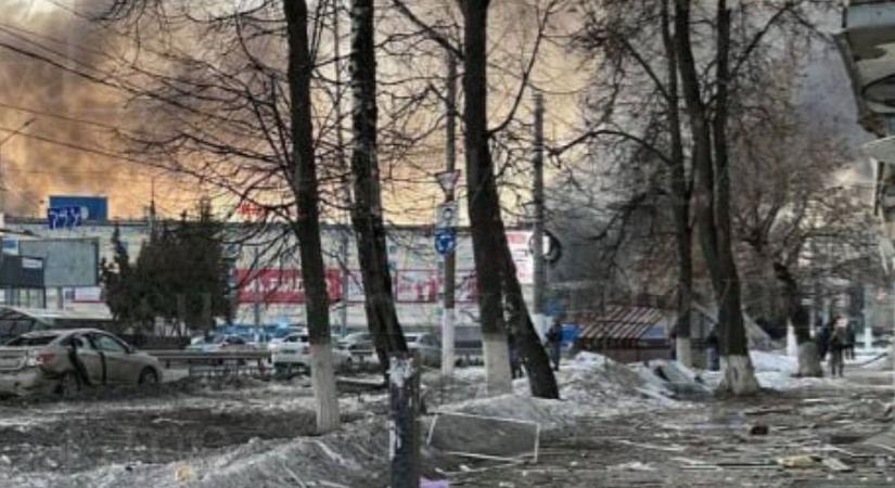 Lecsaptak az ukrán rakéták: hat civil életét követelte a támadás Oroszországban (VIDEÓ)