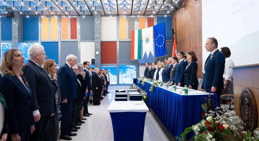 Elismerések a Semmelweis Egyetemen március 15-e alkalmából