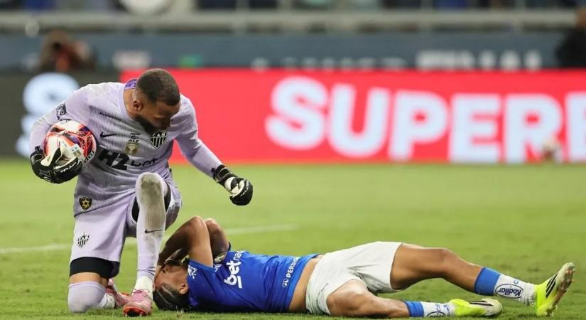 23 piros lap egy focimeccsen? Messze nem a pár napja kirobban tömegverekedés tartja a rekordot