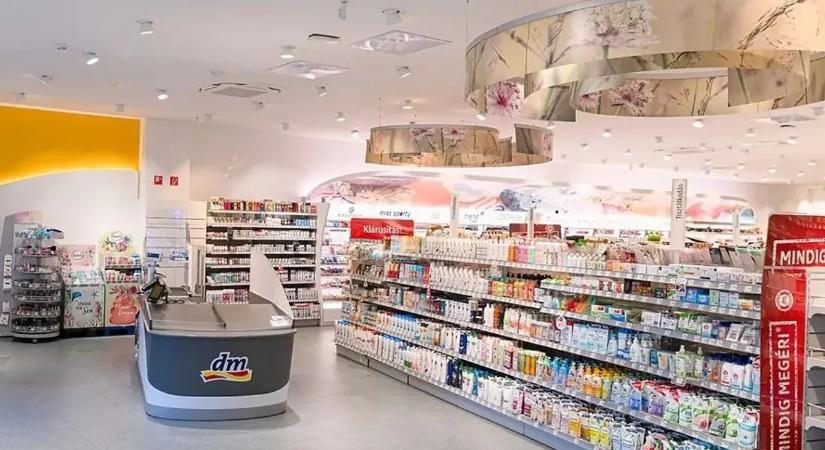 Csendben, hírverés nélkül zárt boltot a dm Magyarország
