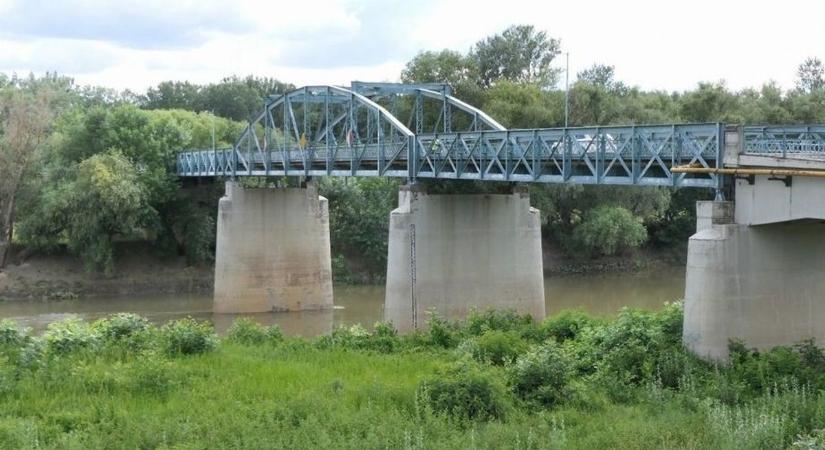 Lezárják a forgalmas jászkunsági hidat, nagy kerülő vár az autósokra