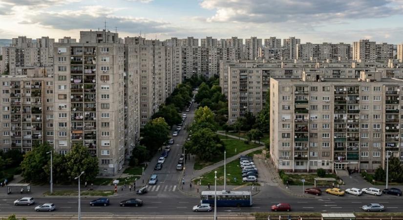 Itt a hivatalos bejelentés – Extra pénztámogatást kapnak a társasházban