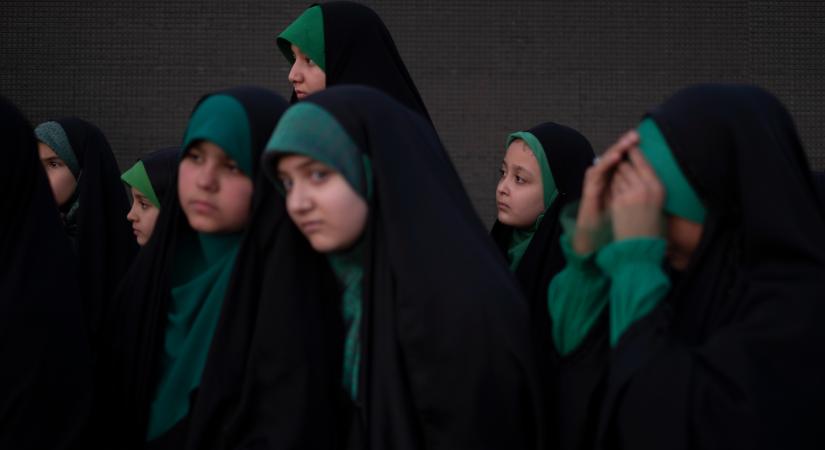 Házasságtörésért végezték ki a 16 éves lányt, akit többször megerőszakolt egy 40 évvel idősebb családapa – Ilyen a fiatal nők élete az iráni diktatúrában