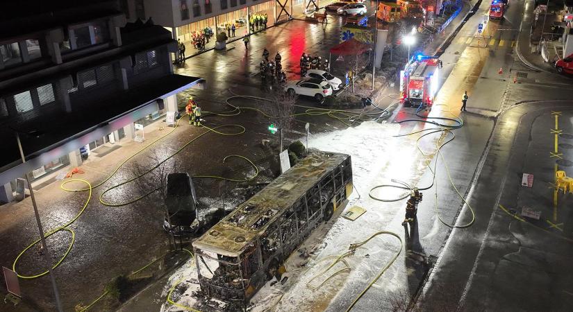 Egy férfi felgyújtotta magát, legkevesebb hat ember meghalt egy svájci távolsági buszon