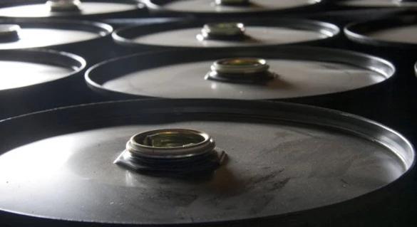 Energiajogász: üzemanyagár-védelem kell az olajpiaci feszültségek miatt