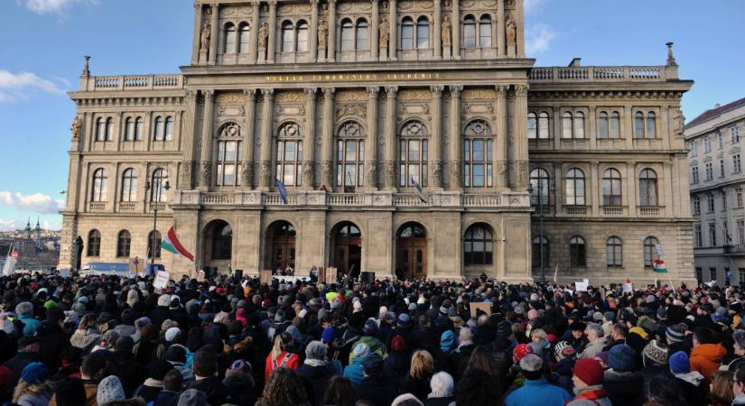 Az MTA által rendelt közvélemény-kutatás szerint a kormányváltás tenne jót az Akadémiának