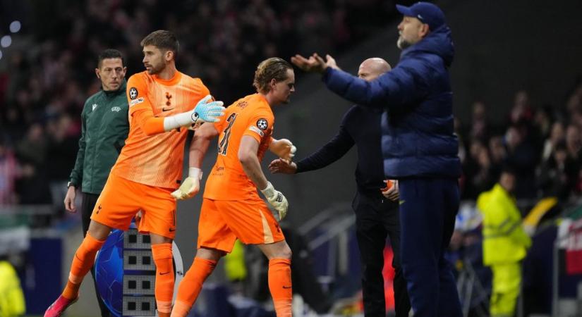 „Tudomást sem vett róla” – szétszedik a Spurs edzőjét, ahogy nagyokat hibázó kapusával bánt