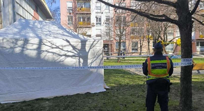 Holtan találtak egy férfit egy szekszárdi játszótéren