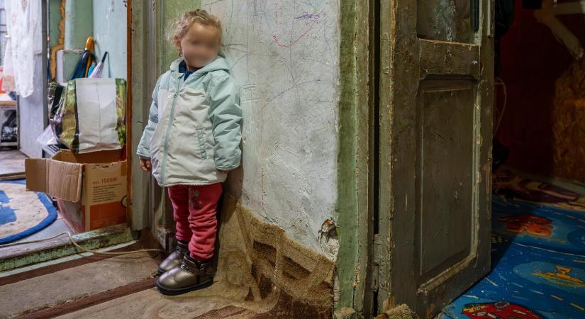 Súlyos gyermekszegénység Romániában: az uniós átlag több mint kétszerese