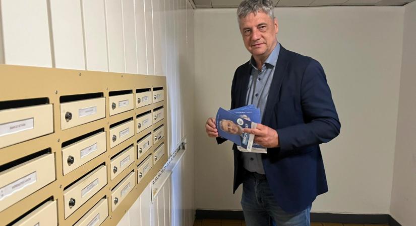 Gréczy Zsolt: Elvitték a rendőrök a hegyvidéki plakáttépőket