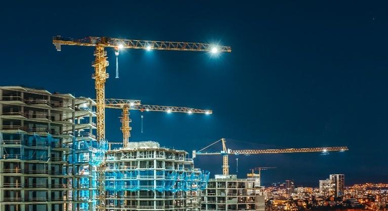 Mérsékelt visszaesés és hatékonysági kényszer az építőiparban