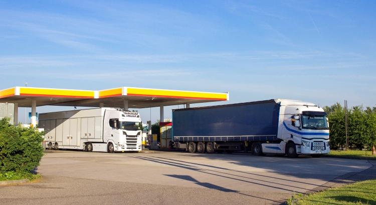 Durván elszállt a nagykereskedelmi üzemanyagár