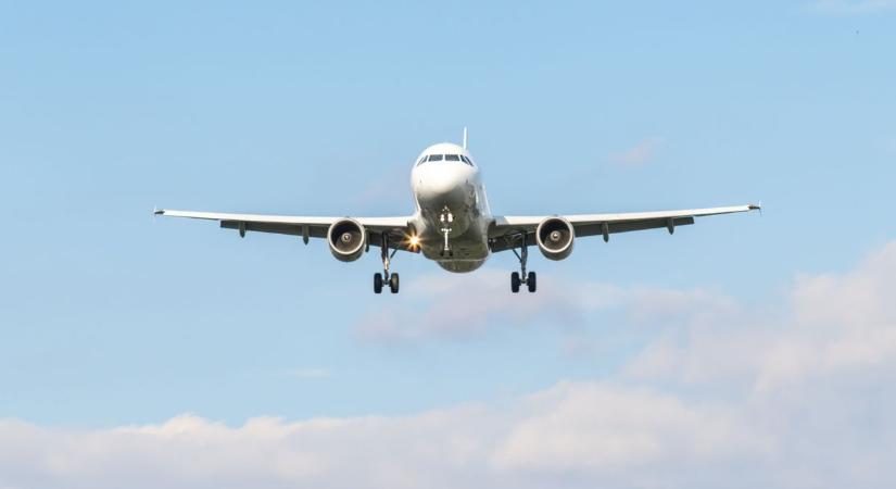 Vészhelyzet Somogy felett: a repülőgépen elfogyott a kerozin, leálltak a hajtóművek