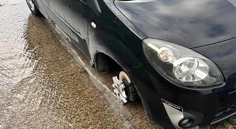 Féktárcsán csúszott a rendőrök elé egy autós