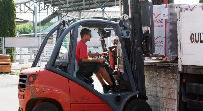 Egy lépésre a büntetéstől: Az Európai Bizottság felszólította Magyarországot, hogy szüntesse meg az építőanyagok exportjának korlátozását