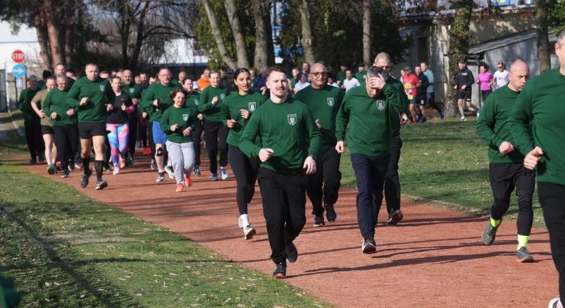 "Hiszem, hogy Attila ma odafentről figyel és kedvét leli bennünk" – megható megemlékezés a kaposvári laktanyában