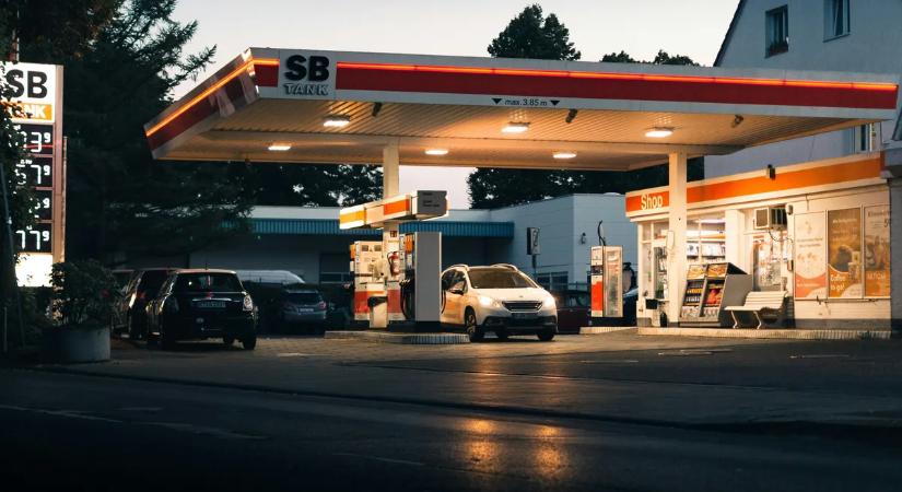 Átverhetik a német autósokat az egyik dízelfajtával, naponta többször emelkednek az árak a kutakon